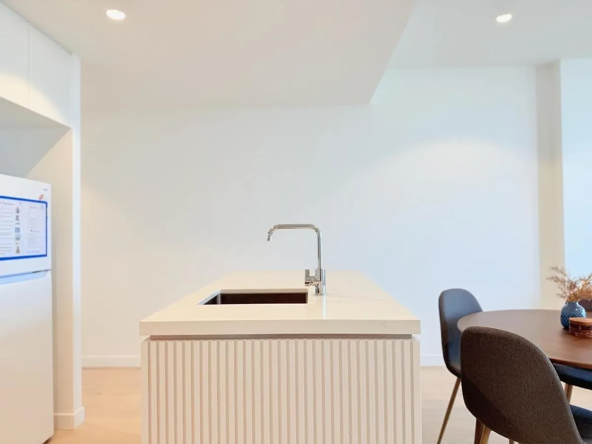 Stylish Riverfront 2Bed Apt With Pool At Queens Wharf Brisbane Australia